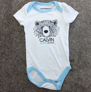 CALVIN Klein Jeans Mosaic Bear Print Onesie Bodysuit White Gray Blue 6-9 Months